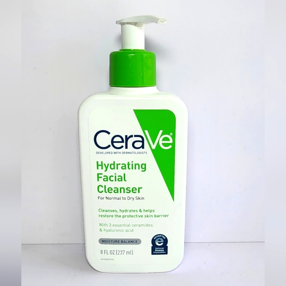NWT bottle of CeraVe facial cleanser